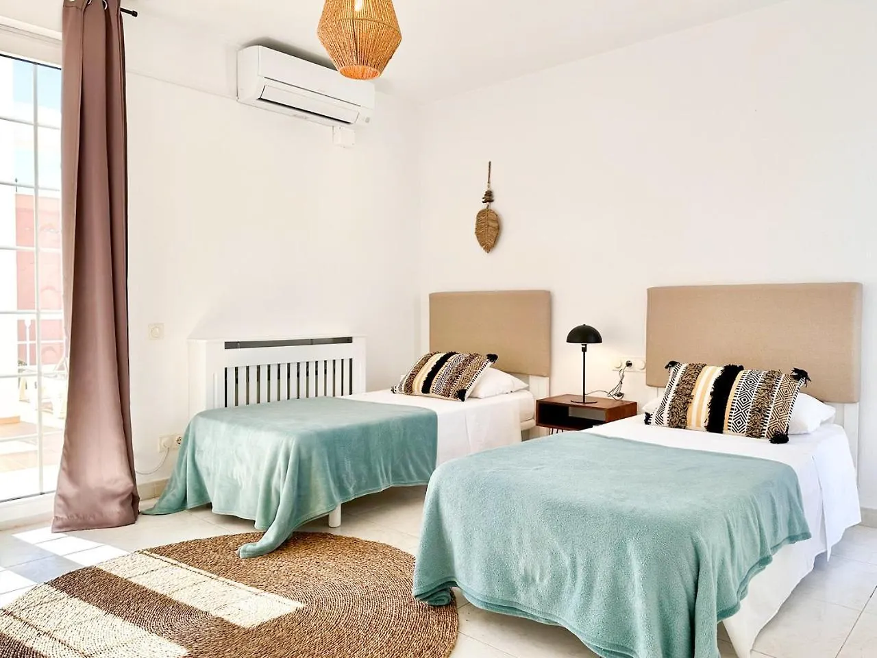 Villa In Playa Den Bossa, 5 Min Supermarketbbq