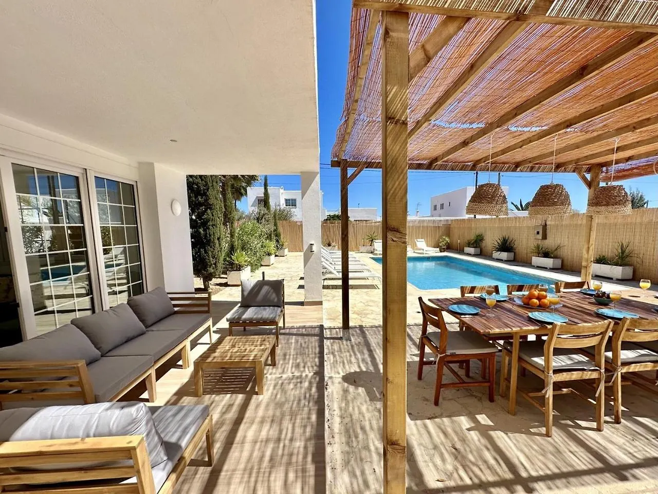 Villa In Playa Den Bossa, 5 Min Supermarketbbq Spain