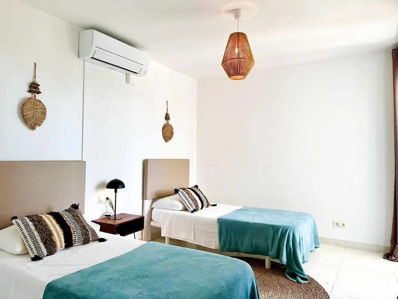 Villa In Playa Den Bossa, 5 Min Supermarketbbq 0*, Sant Jordi de ses Salines Spain